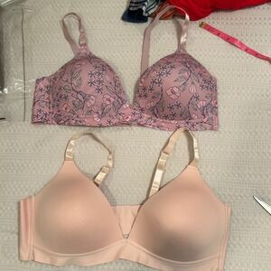 YMI Intimates 42D Floral Wireless Comfort Bra 2 Lot‎ Women's Feminine Girly Set